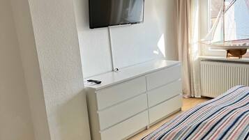 2 Schlafzimmer, Schreibtisch, Reisekinderbett, WLAN