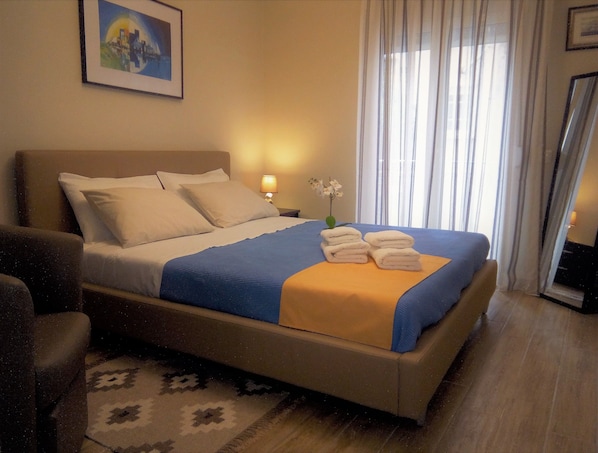 1 غرفة نوم وتجهيزات عازلة للصوت ومكواة/لوح كي وواي فاي