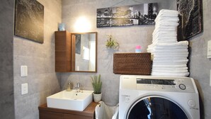 Laundry room - Local Stay (Tokyo)