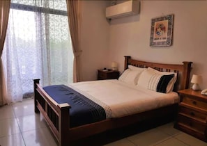 Economy Single Room, 1 Queen Bed, City View | Blackout drapes, iron/ironing board, WiFi, bed sheets - Tungi Colonnade Hotel (Nuku'alofa)