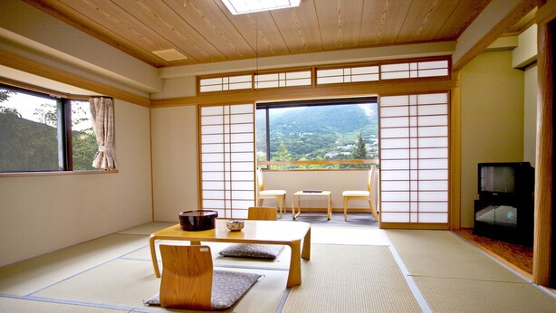 Traditional-Zimmer (Japanese Style) | Zimmersafe, Schreibtisch
