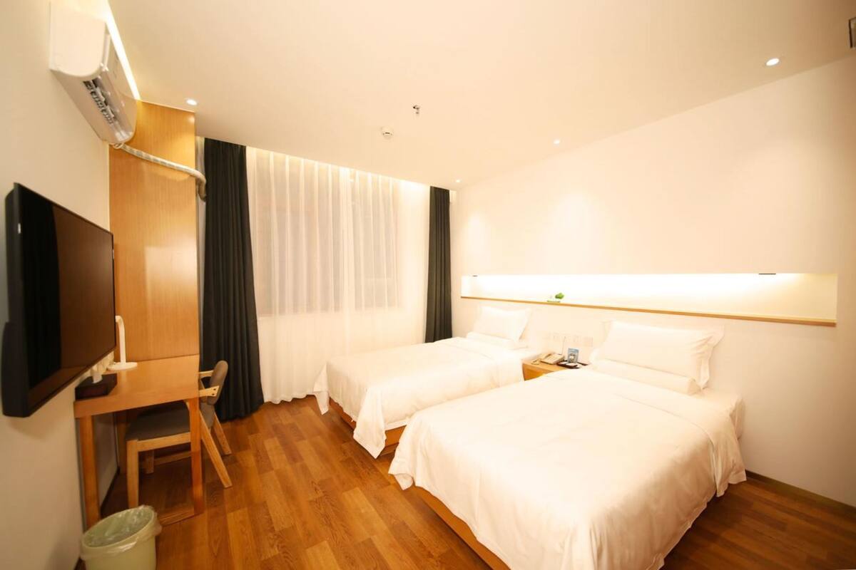 Desk, blackout curtains, free WiFi, bed sheets