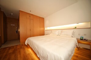 Desk, blackout curtains, free WiFi, bed sheets