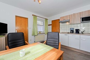 Unclassified image, 5 of 15, button - Apartment 7 - House Heeren (Esens)