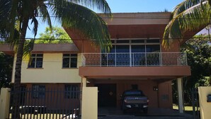 Bagian depan properti