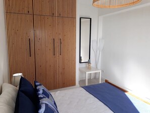 1 غرفة نوم ومكواة/لوح كي وواي فاي مجانًا وملاءات أسرّة