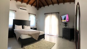 7 bedrooms, in-room safe, soundproofing, iron/ironing board - Super House for Vacation Group (Sosúa)