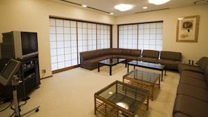 Karaoke room - Shiki Resorts Atami Seiseiso (Atami)