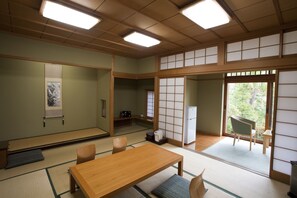 Japanese Style Room | In-room safe - Shiki Resorts Atami Seiseiso (Atami)