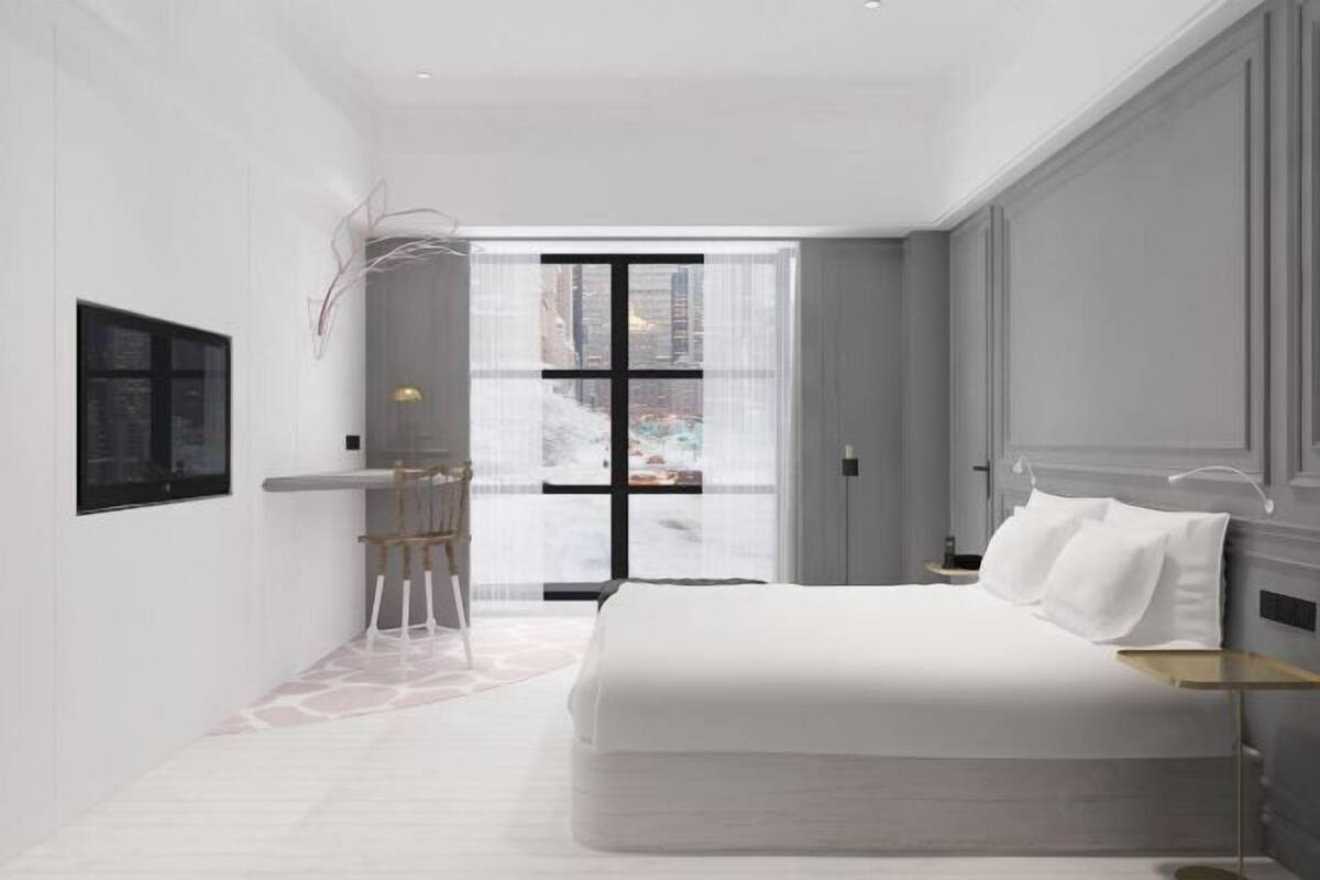Frigobar, cofres nos quartos, escrivaninha, cortinas blackout