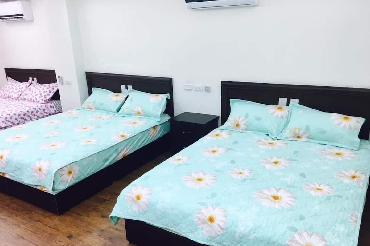Family Room, Multiple Beds | Desk, soundproofing, WiFi (free), bed sheets