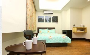 Phòng đôi Tiêu chuẩn, 1 giường đôi | Bàn, phòng cách âm, truy cập Internet không dây miễn phí 