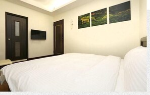 Phòng đôi Tiêu chuẩn, 1 giường đôi | Bàn, phòng cách âm, truy cập Internet không dây miễn phí 