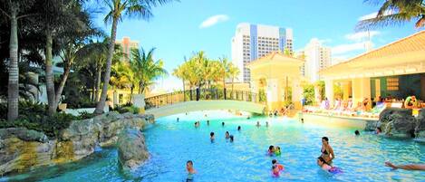 Indoor pool, 2 outdoor pools, pool loungers