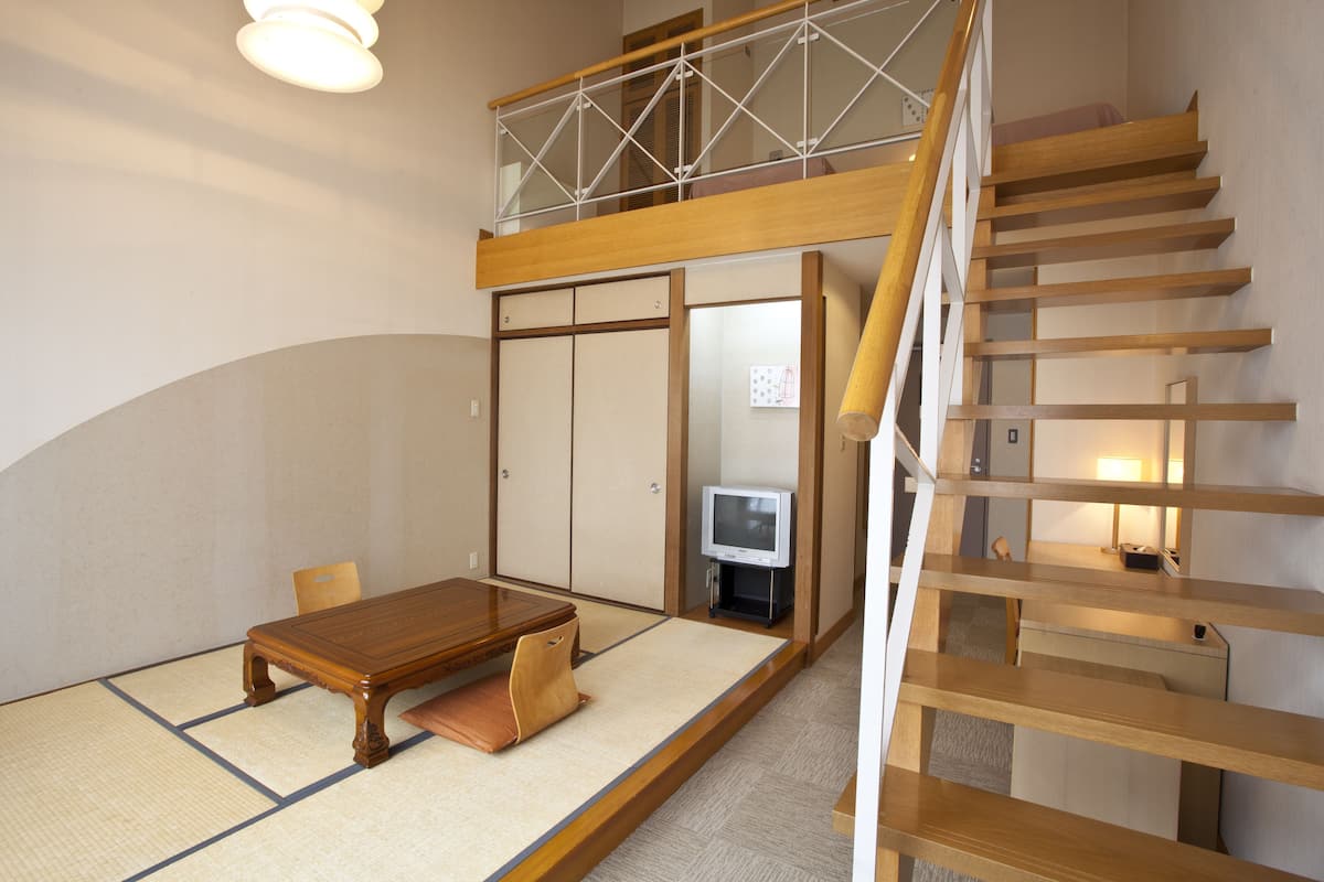 客房 (Japanese Western Room) | 客房内保险箱