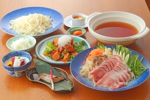 Comida y bebida