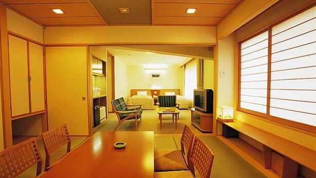 Habitación (Japanese Western Room)