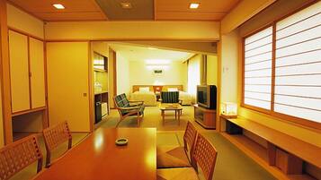 Kamar (Japanese Western Room) | Brankas