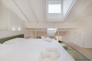1 bedroom, iron/ironing board, WiFi - GuestHost - NEW White Loft! In the Shadow of the Two Towers x2 (Bologna)