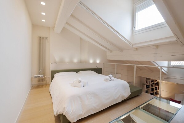 1 bedroom, iron/ironing board, WiFi