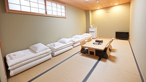 客房 (404) | 低過敏寢具、書桌、筆電工作空間、熨斗/熨衣板