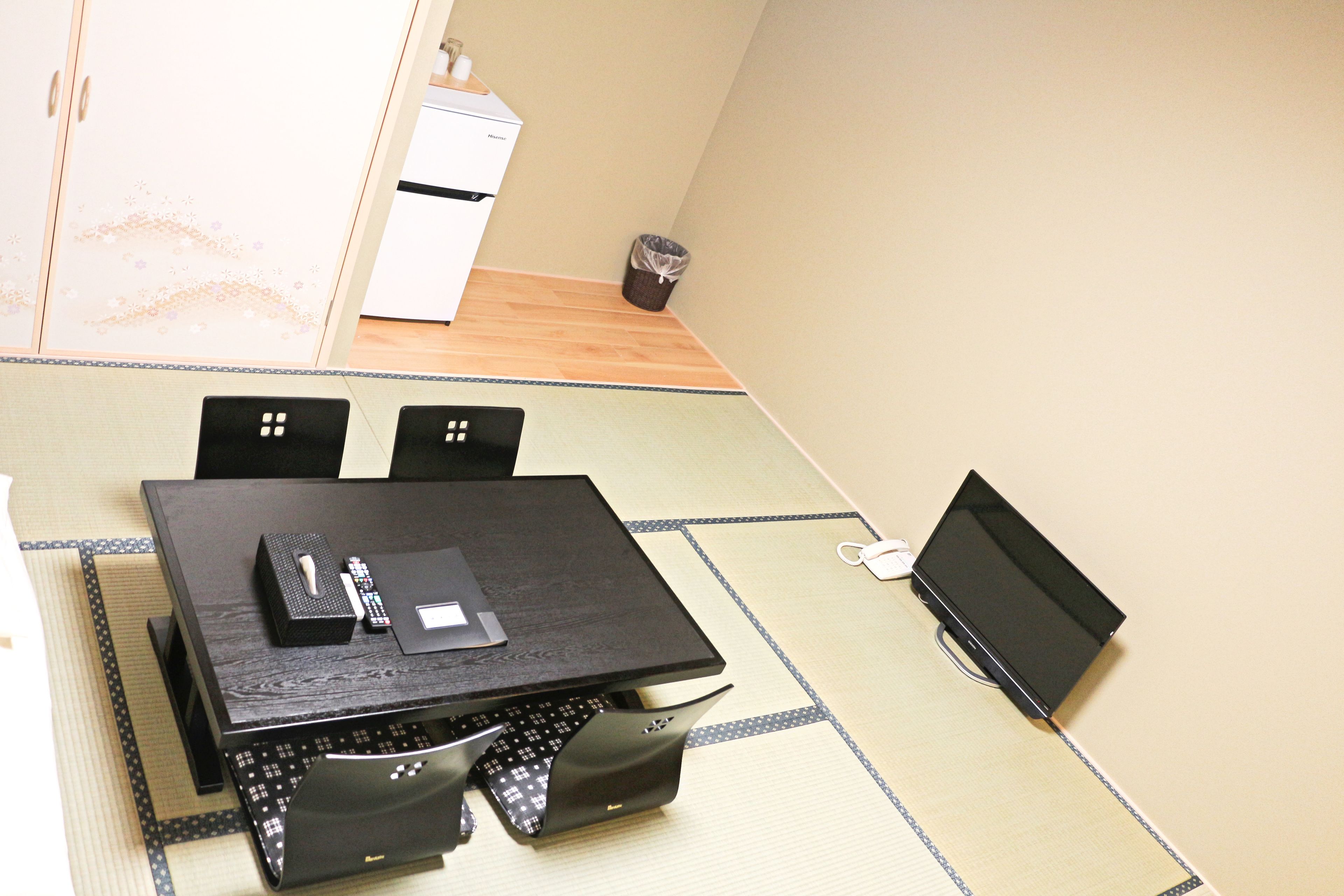 room (102) | hypo-allergenic bedding, desk, laptop workspace, iron/ironing board