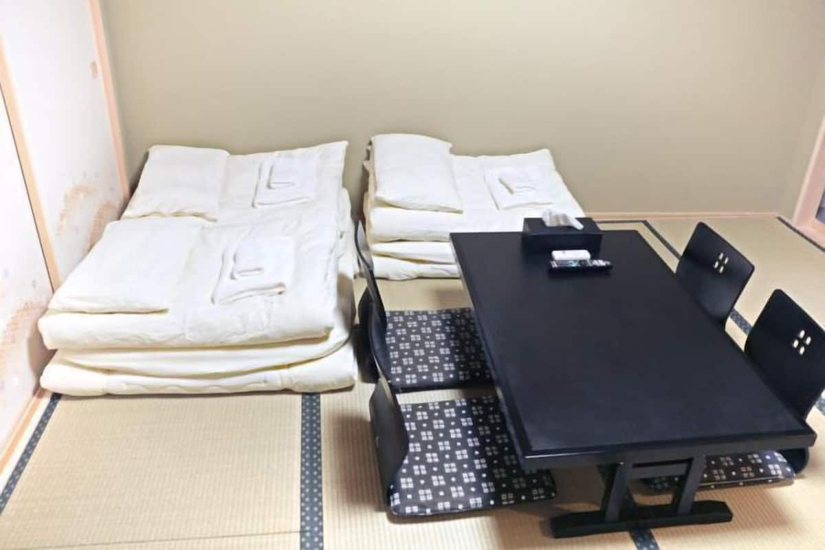 Ropa de cama hipoalergénica y escritorio