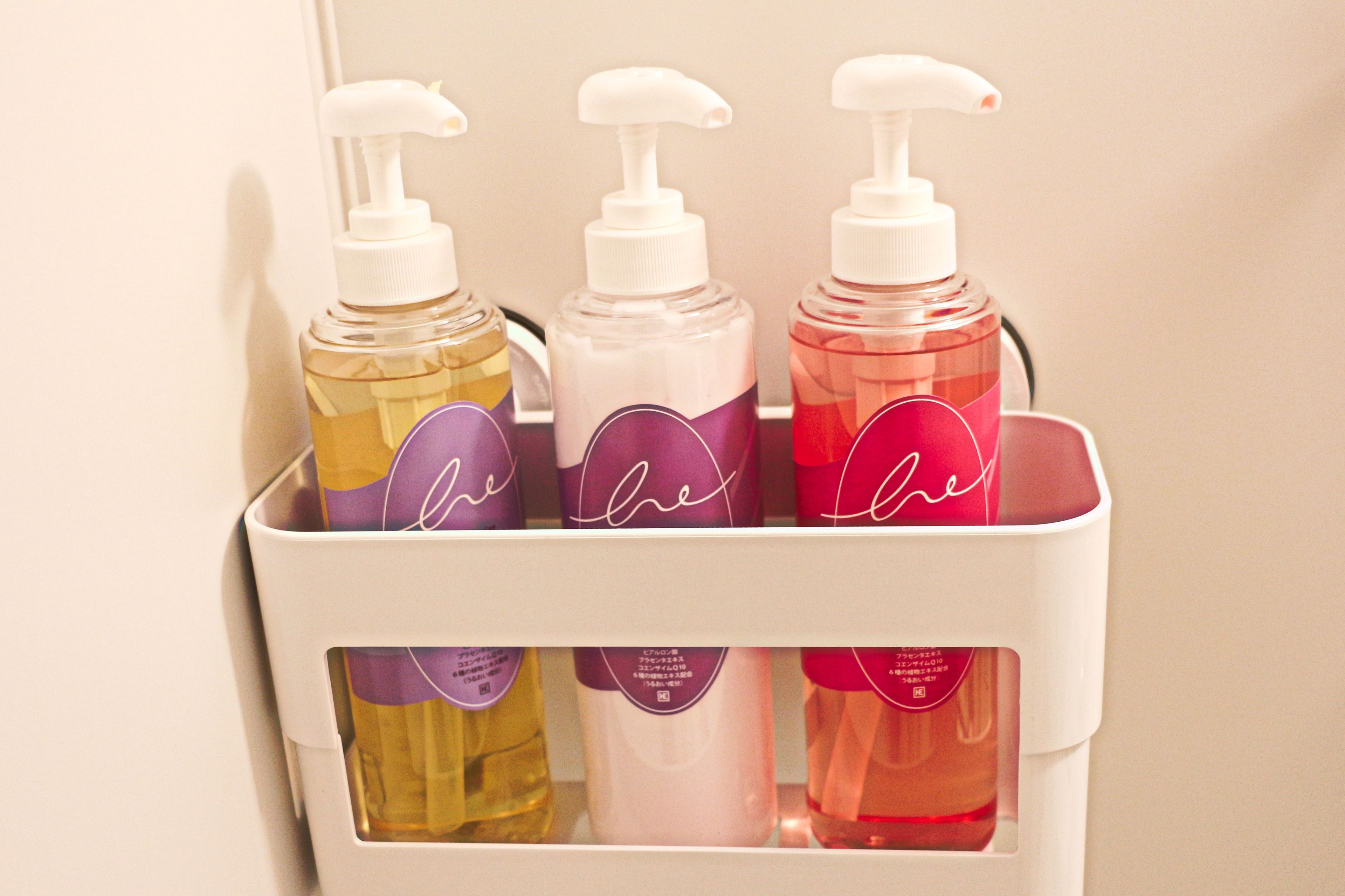 combined shower/bathtub, deep-soaking bathtub, free toiletries