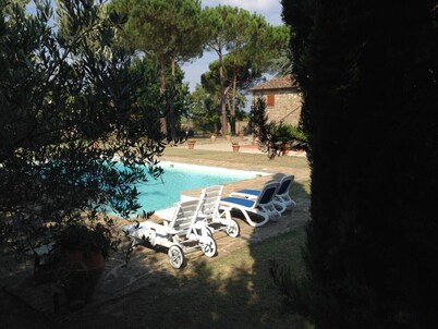 Ritmos y ambientes del pasado, las comodidades del presente a tiro de piedra de la ciudad.