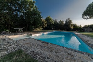 Pool - Rhythms and atmospheres of the past, the comforts of the present a stone's throw from the city (Arezzo)