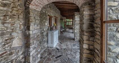 Rhythms and atmospheres of the past, the comforts of the present a stone's throw from the city