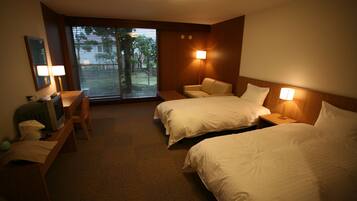 Twin Room | In-room safe