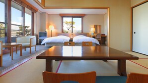 Japanese Western Twin Room | In-room safe - Shiki Resorts Hida Takayamaso (Takayama)