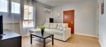 Apartment only 5 minutes from Basilica del Pilar with option of garage. 