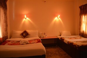 2 bedrooms, in-room safe, individually furnished, desk