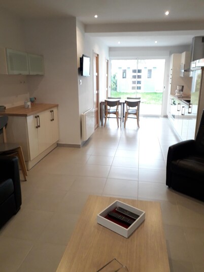 House located 300m from the beach and the city center