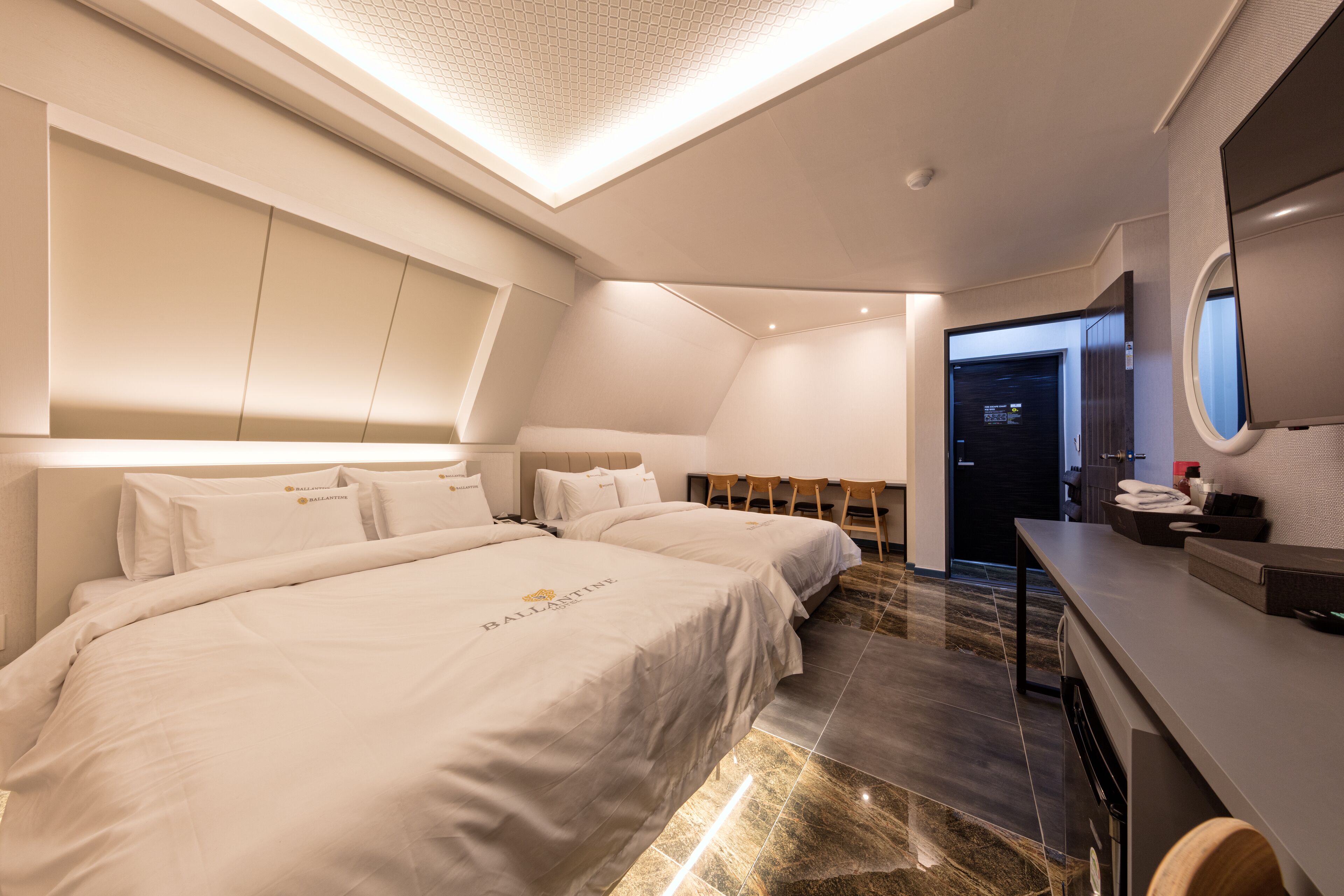 family twin room (styler included/no breakfast monday) | 1 bedroom, desk, soundproofing, free wifi