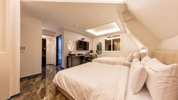 Family Twin Room (Styler Included/No breakfast Monday) | Desk, soundproofing, free WiFi