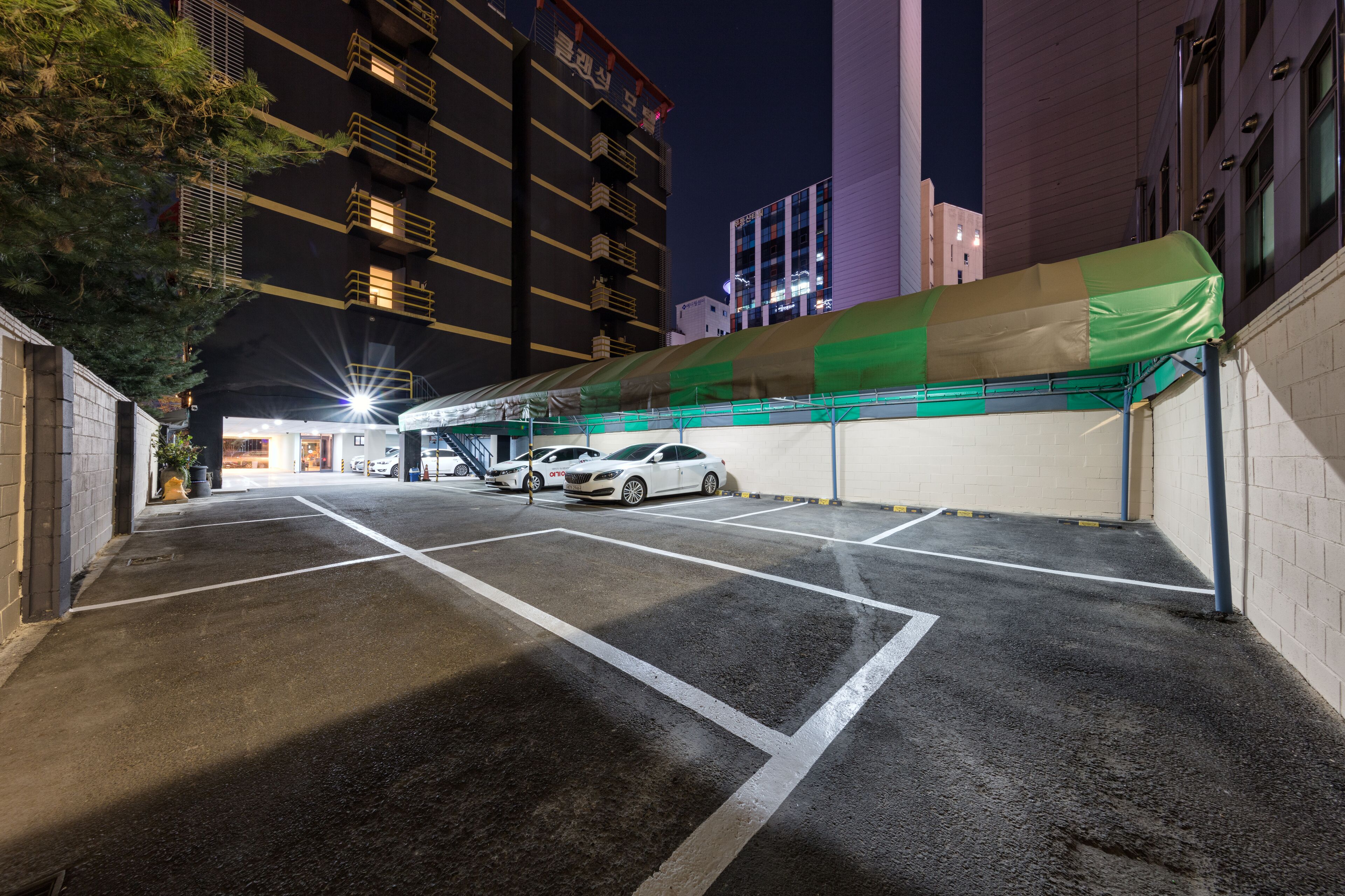 free self-parking, free valet parking