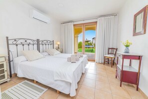 4 bedrooms, in-room safe, iron/ironing board, travel cot