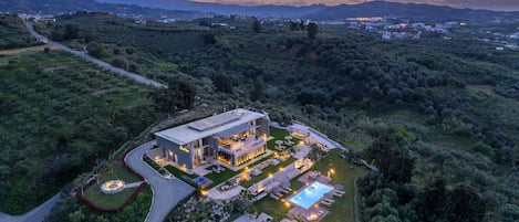 المنشأة من الخارج