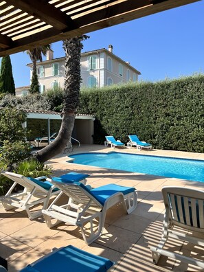 Piscine extérieure, piscine chauffée