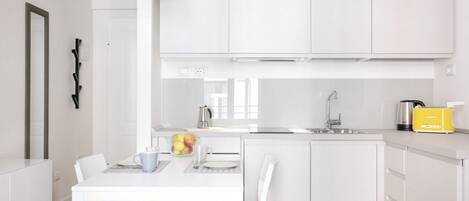 Kühlschrank, Herdplatte, Geschirrspüler