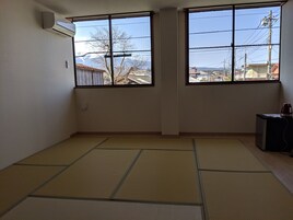 Blackout drapes, free WiFi, bed sheets