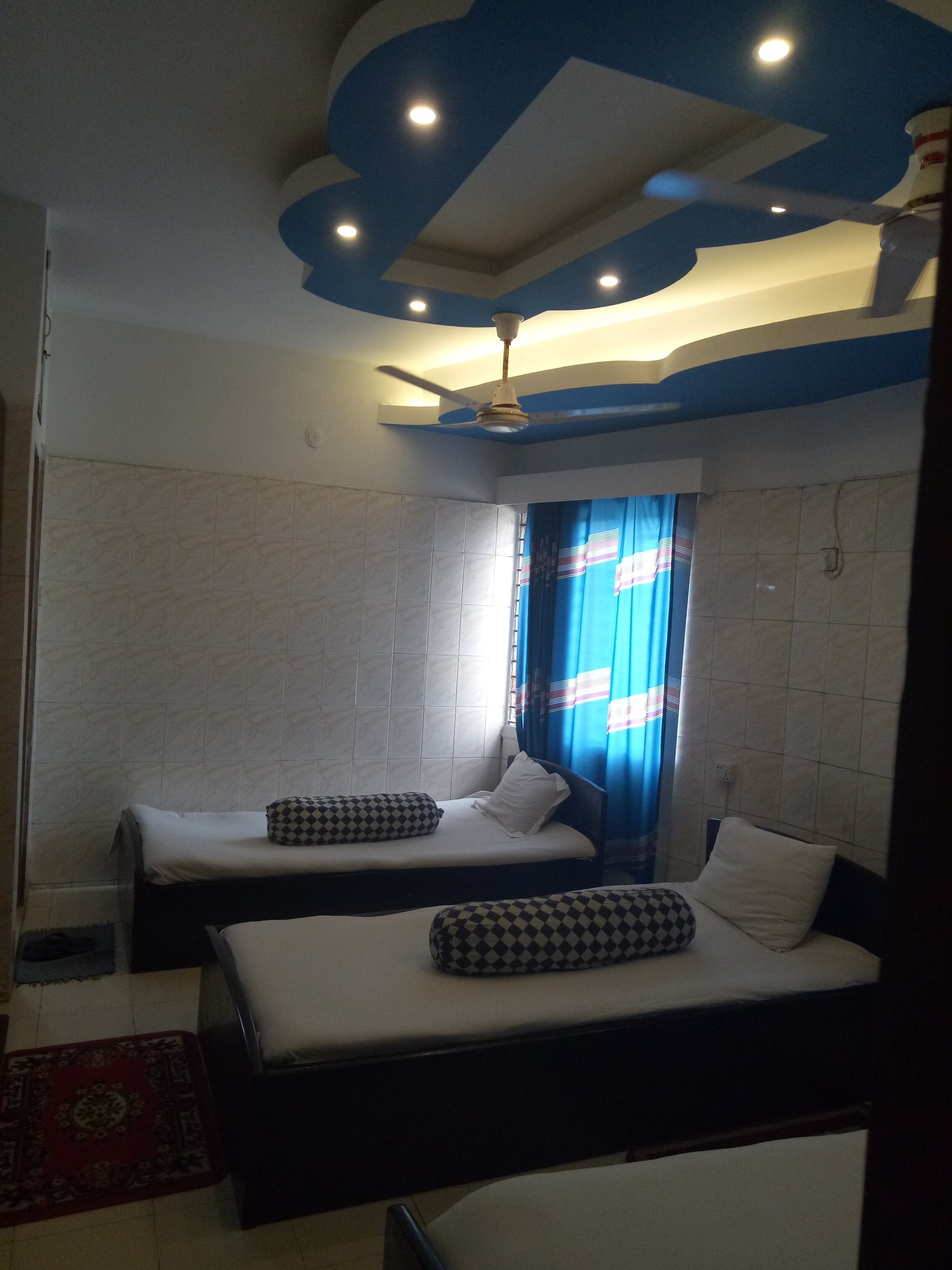 family room | hypo-allergenic bedding, down duvets, memory-foam beds, desk