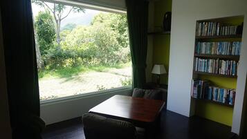 角鴞屋 | 起居區 | 平面電視、 DVD 播放機