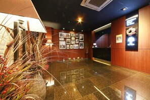 Lobby - Uijeongbu La Tree Hotel (Uijeongbu)