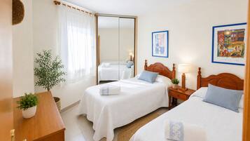 2 dormitorios, tabla de planchar con plancha, wifi gratis y ropa de cama