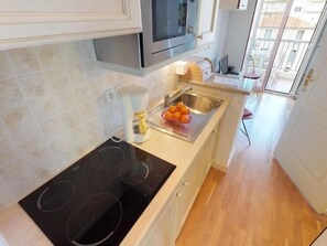 Réfrigérateur, micro-ondes