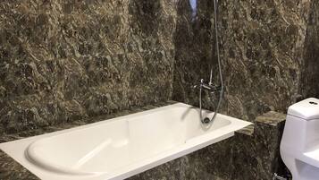 Shower, free toiletries, towels